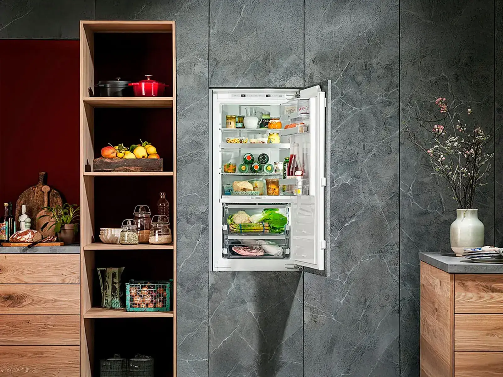 NEFF Einbaukühlschrank geöffnet